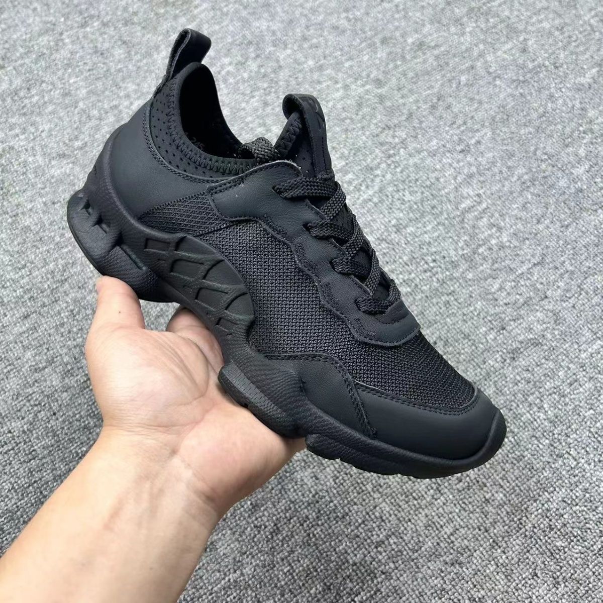 Trendy Luxury Athletic Shoes M - đánh giá và giá Hunting Outdoor Brands
